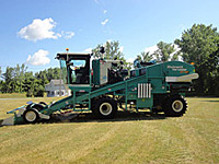 Self-Propelled 2 Bed Harvesters